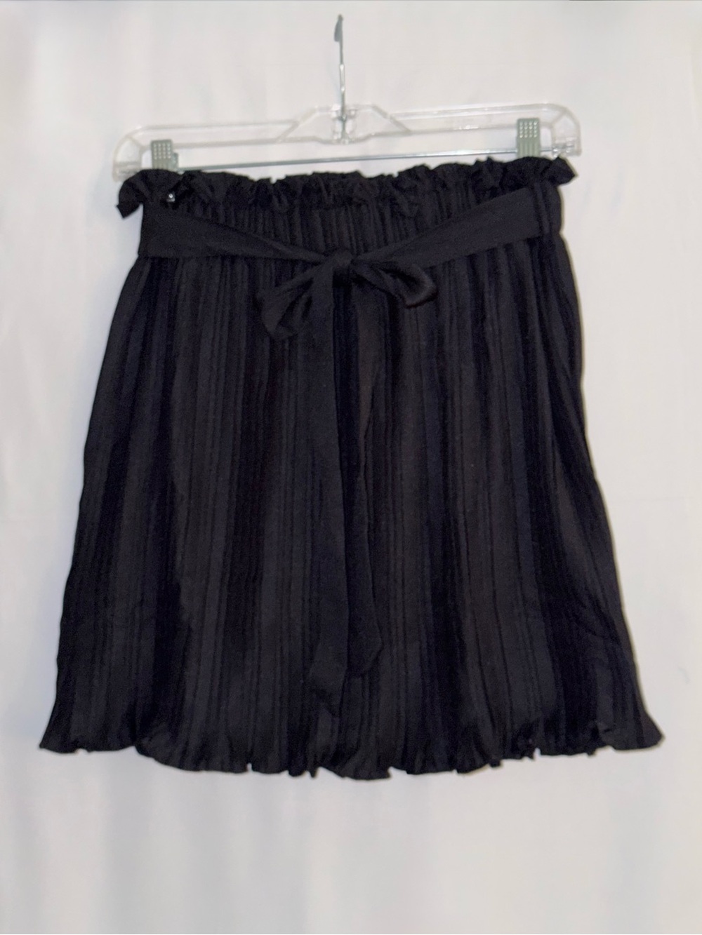 Haute Monde Black Pleated Paper Bag Waist Mini Skirt with Tie Size Medium
